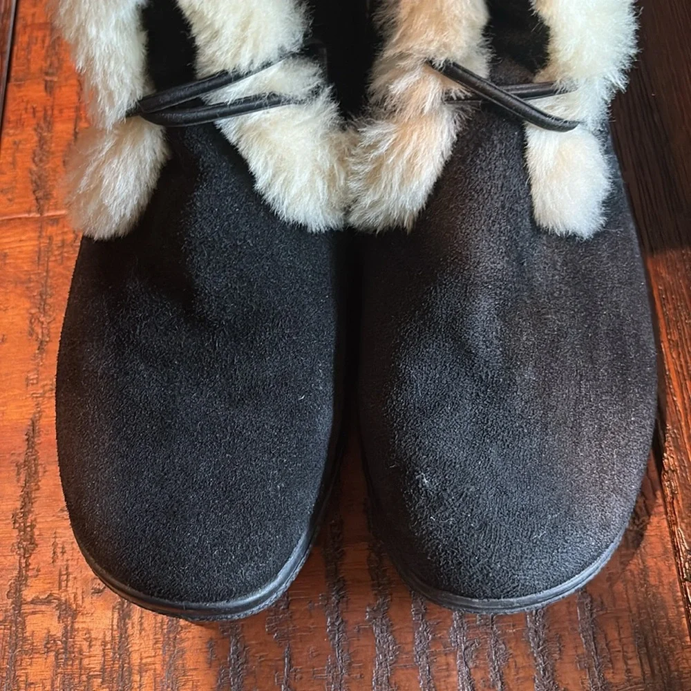 Clarks Suede Leather Faux Fur Trim Comfort Ankle Boot Booties, Women 8M Black